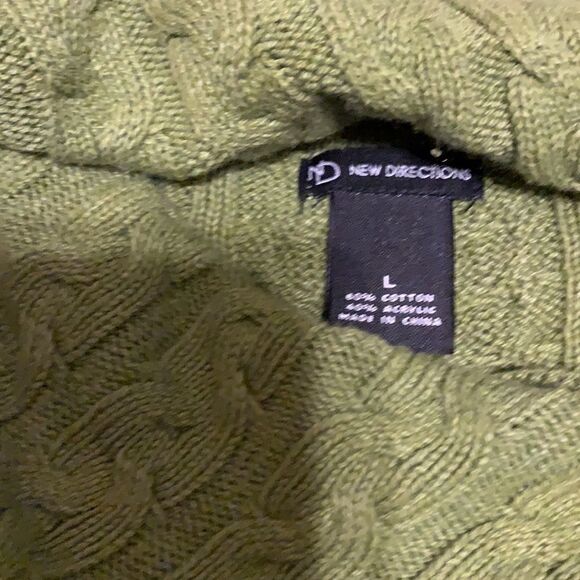 New directions size large cable knit Short sleeve sweater - Picture 4 of 6